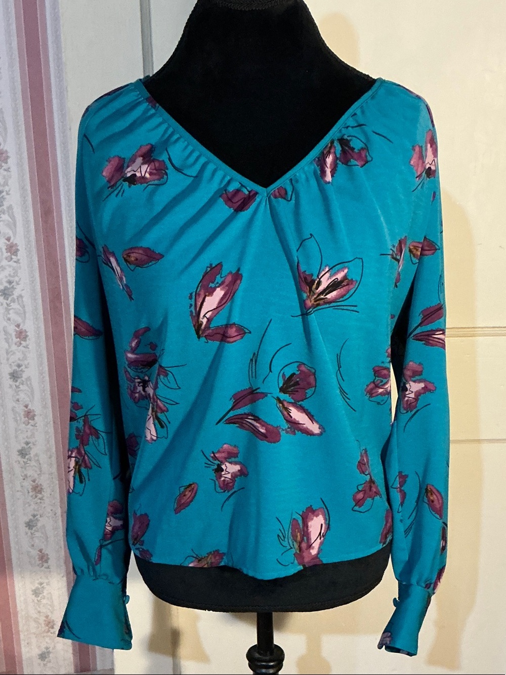 Nine West Teal Floral V-Neck Blouse with Pink Accents